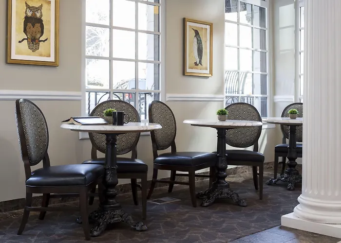 Family Hotel: The Willows Hotel